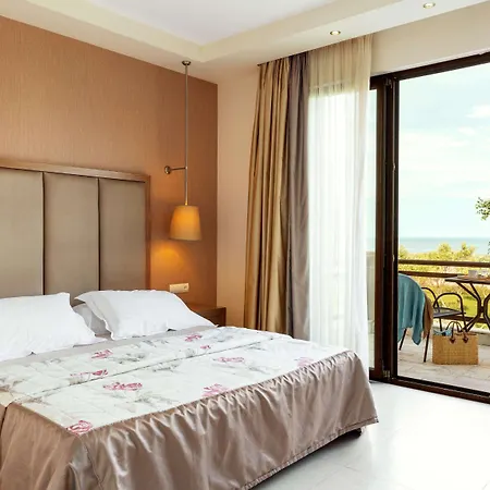 Mediterranean Village & 5* Paralía