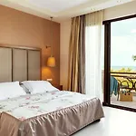 Mediterranean Village & 5* Paralía