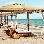 Mediterranean Village & 5* Paralía