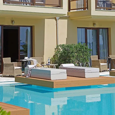 리조트 Mediterranean Village & 5*