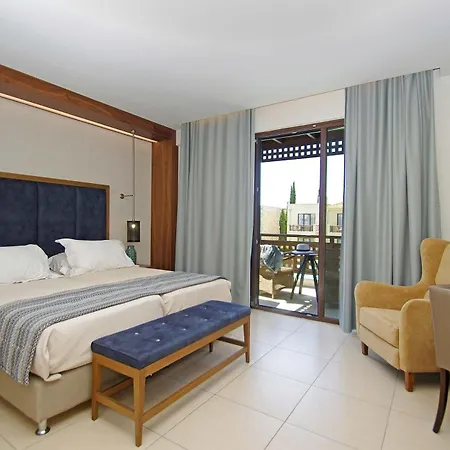 Mediterranean Village & 度假村 5*