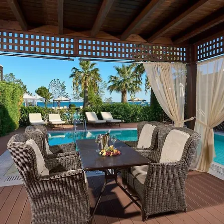 Mediterranean Village & 5* Paralía