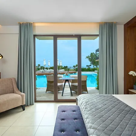 Mediterranean Village & 5*
