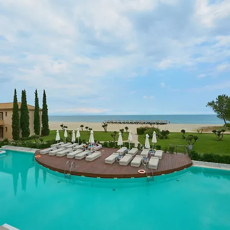 Complex Mediterranean Village & Paralía