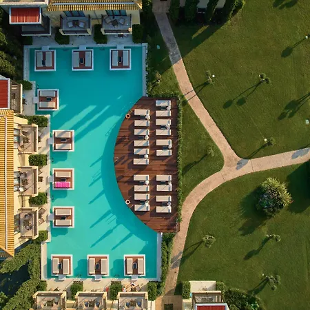 Complex Mediterranean Village & Paralía
