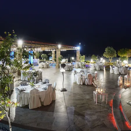 Mediterranean Village & 5* Paralía