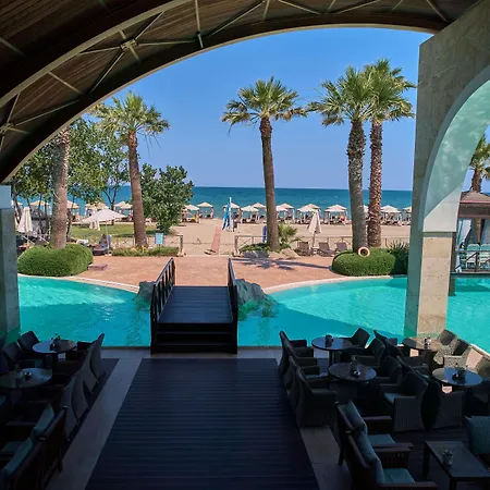 Mediterranean Village & 5* Paralía