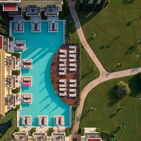 Mediterranean Village & 5*