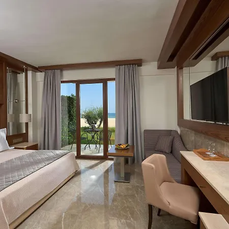 Mediterranean Village & 5*