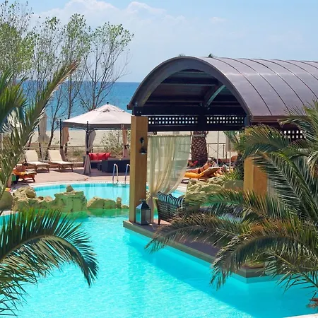 Mediterranean Village & 5*