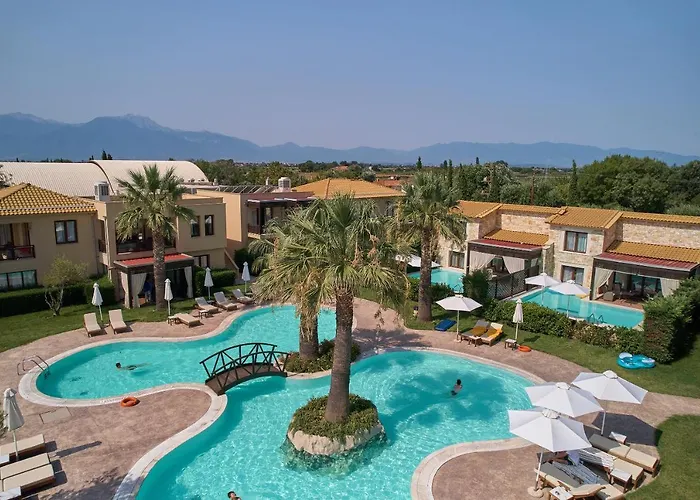 אתר נופש Mediterranean Village &