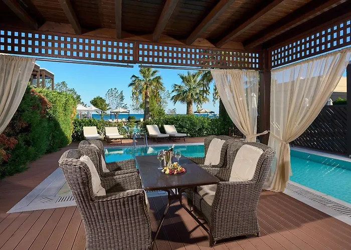 Mediterranean Village & 5* Paralía