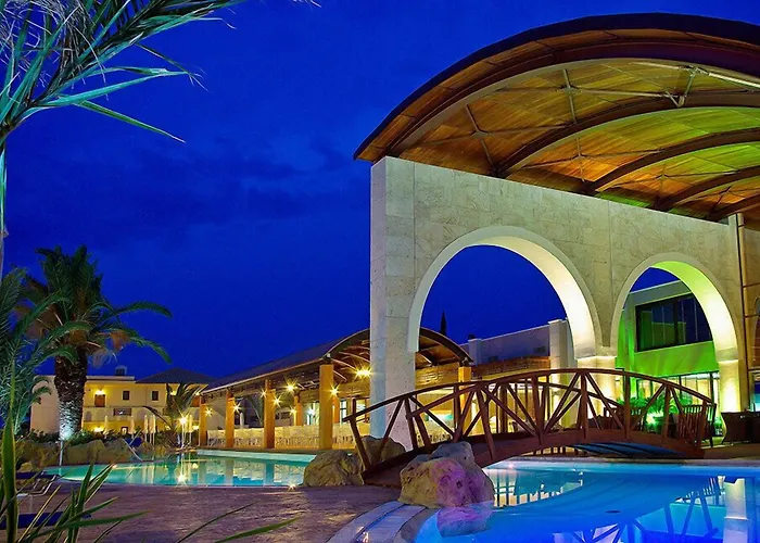 Mediterranean Village & 5* Paralía