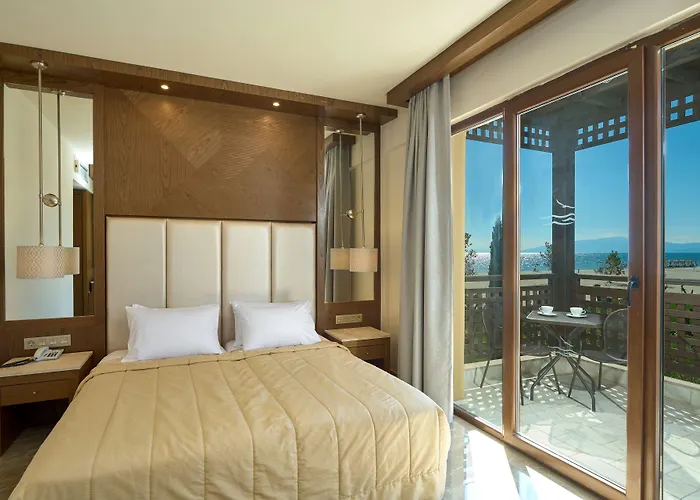 Mediterranean Village & 5* Paralía